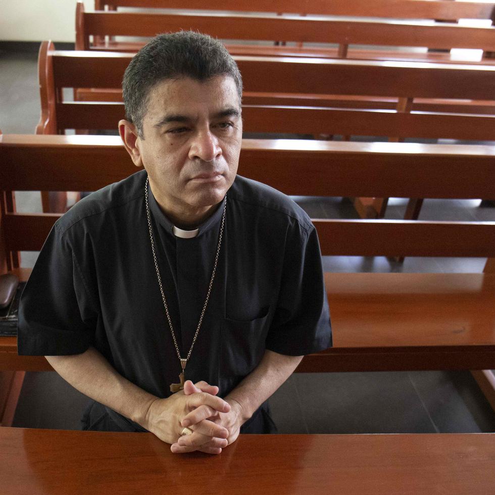 Fotografía de archivo fechada el 20 de mayo de 2022 que muestra al obispo nicaragüense Rolando Álvarez. EFE/ Jorge Torres
