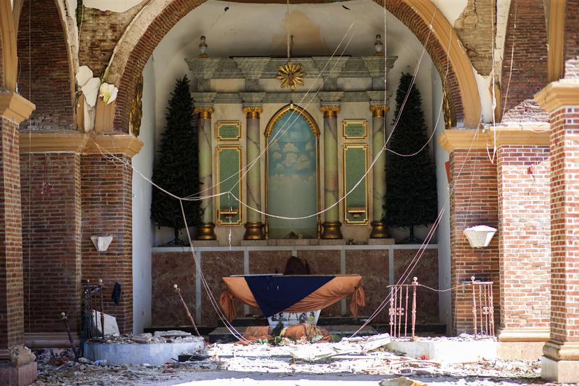 Vista de la Parroquia Inmaculada Concepción, de unos 180 años de antigüedad, que colapsó parcialmente tras el terremoto de magnitud 6.4.