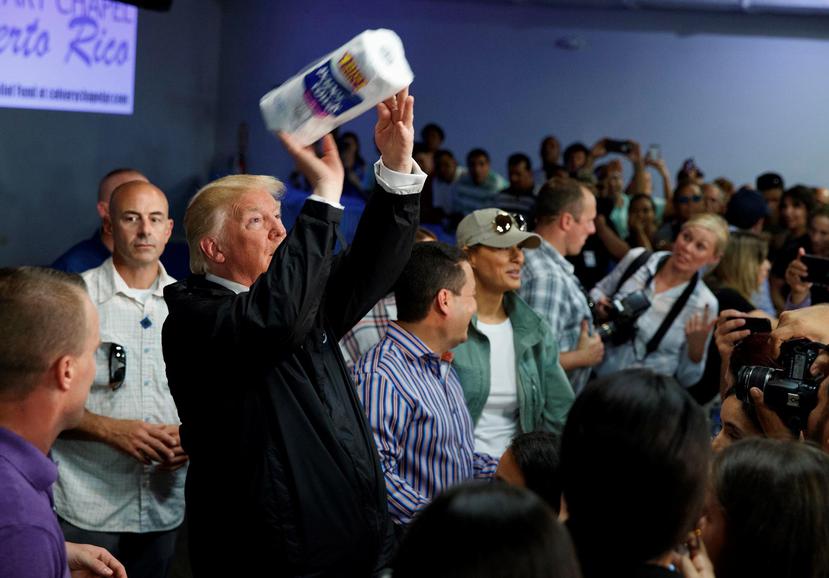 Un editorial del diario The Washington Post recordó cómo el presidente de Estados Unidos, Donald Trump, lanzó toallas de papel en su visita a la isla dos semanas después del paso del huracán María. (GFR Media)