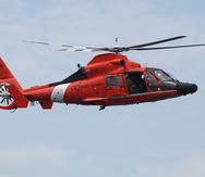 La tripulación de un helicóptero de la Guardia Costera observó que había más de 20 personas en la isla.
