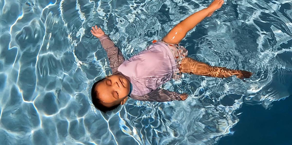 ¿Los bebés pueden salvarse a sí mismos si se están ahogando? 