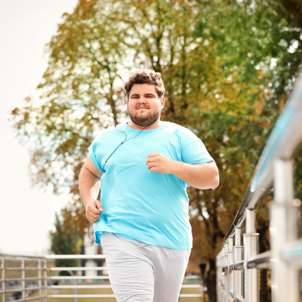 Cerca de 1 de cada 3 individuos padece de sobrepeso, y más de 2 de cada 5 adultos tienen obesidad.
