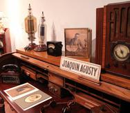 Parte de la muestra de la exhibición del centenario de la radio en Puerto Rico en el Cuartel de Ballajá.
