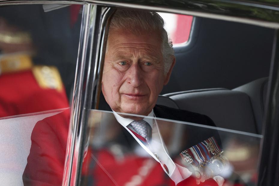El príncipe Charles ocupó el  lugar de la reina Elizabeth II durante el evento religioso.