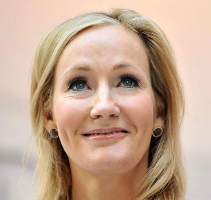 J.K. Rowling despidió a su asistente personal por abuso de confianza. (EFE)
