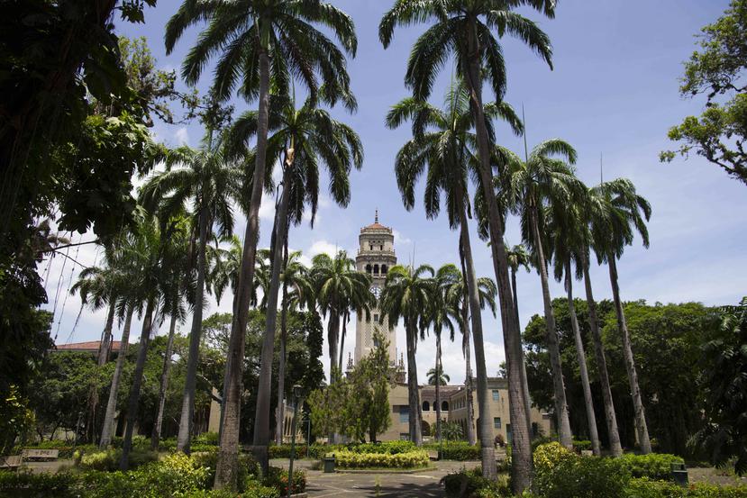 La emblemática torre de la Universidad de Puerto Rico.
