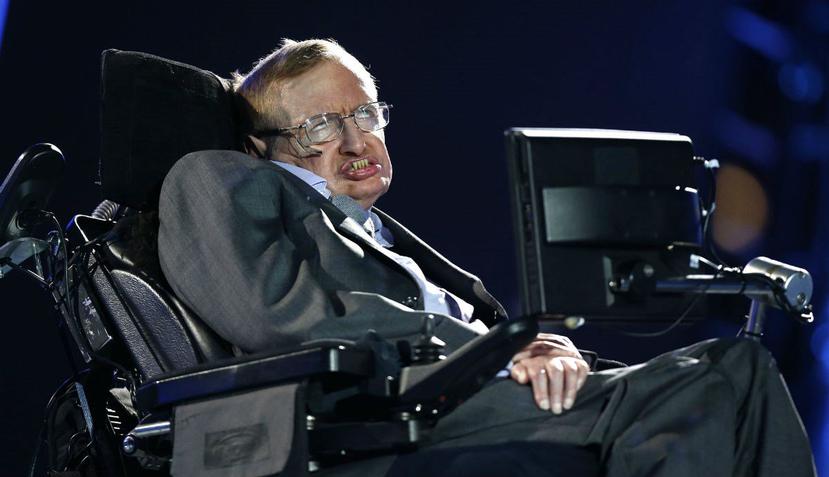 El físico británico habla durante la ceremonia inaugural de los Juegos Paralímpicos 2012 en Londres. (AP)