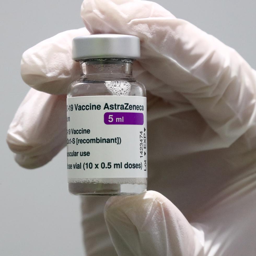 La vacuna contra la covid-19 desarrollada por la farmacéutica británica y la Universidad de Oxford salvó millones de vidas durante la crisis sanitaria provocada por el coronavirus.
