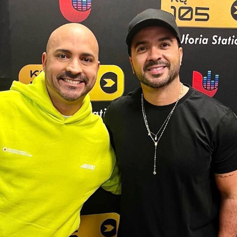 El locutor Alex Díaz junto al cantautor Luis Fonsi. (Instagram)
