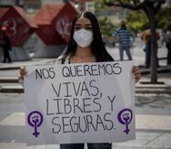 Grupos de mujeres participan en una manifestación contra la violencia machista en Caracas (Venezuela), en una fotografía de archivo. EFE/Rayner Peña R.

