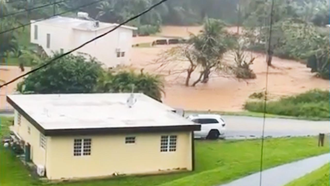 Río crecidos, inundaciones y deslizamientos en el centro de la isla