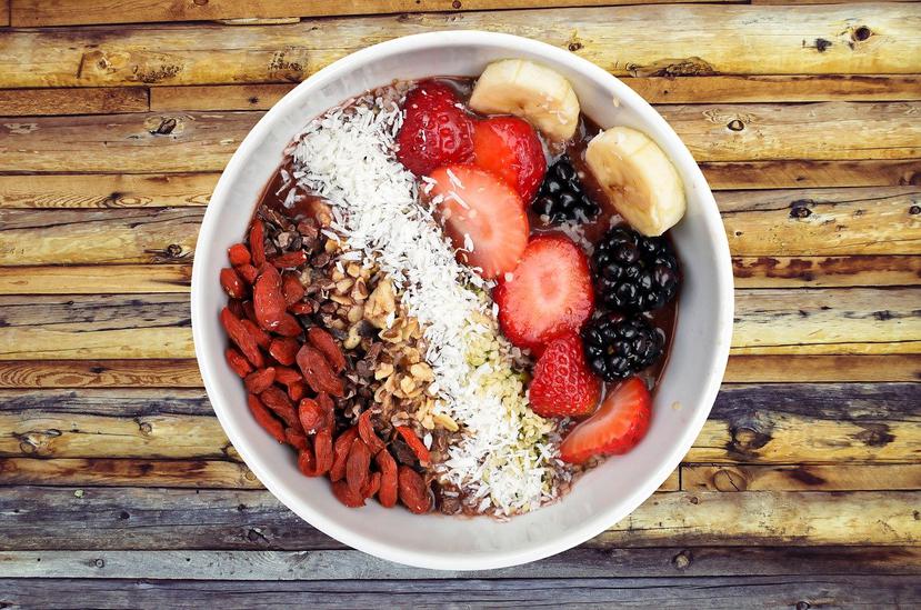 Entre los nutrimientos más importantes que tienes que ingerir por la mañana están las vitaminas, las proteínas, los minerales y la fibra. (Pixabay)