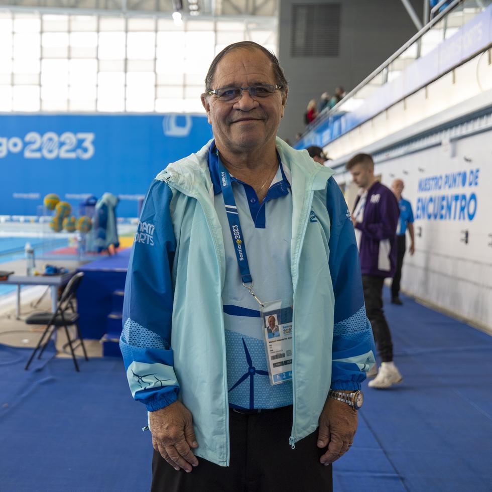 Manuel Antonio de Jesús Benítez es el director técnico del deporte de polo acuático en Santiago, además de que funge como presidente de la comisión técnica de Panam Sports y de Centro Caribe Sports en esta misma disciplina.