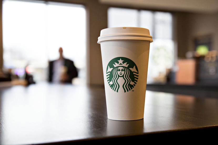Starbucks buscará aumentar la comunicación con sus trabajadores. (Bloomberg)