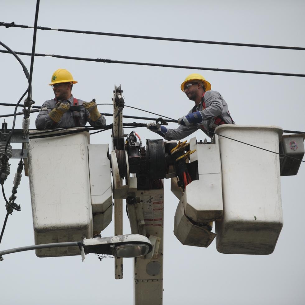 El Negociado de Energía de Puerto Rico aprobó $2,000 millones para inversión en elementos del sistema de transmisión y distribución que no están relacionados con las minirredes (pequeños sistemas eléctricos independientes).
