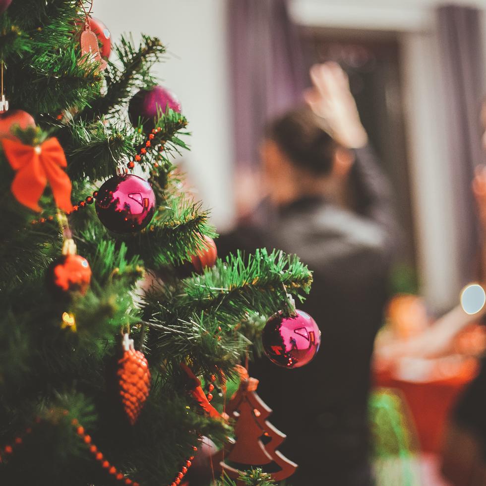 La Navidad es momento de compartir en familia y con amigos, pero podría traer también algunos conflictos con personas "difíciles". (Unsplash)