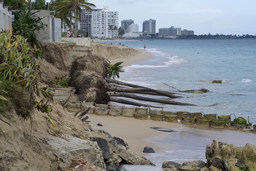 Este año, la erosión costera en varios puntos de la isla siguió agravándose debido al aumento en el nivel del mar, que responde, a su vez, al derretimiento de los polos debido  al calentamiento  del planeta.