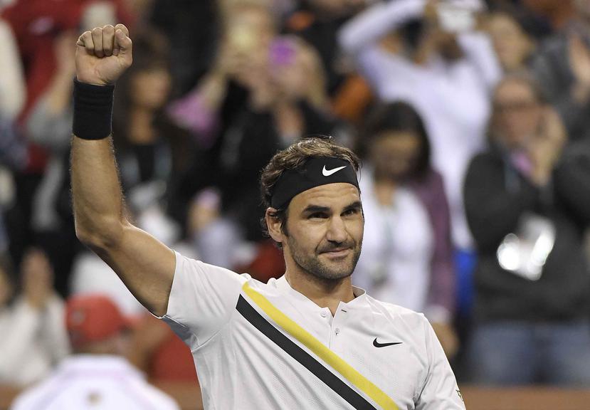 El suizo Roger Federer festeja luego de imponerse al surcoreano Chung Hyeon en los cuartos de final del torneo de Indian Wells, California. (AP)