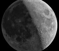 Para los expertos es más fácil detectar los impactos de un meteorito en la parte obscura de la  Luna. (Shutterstock)