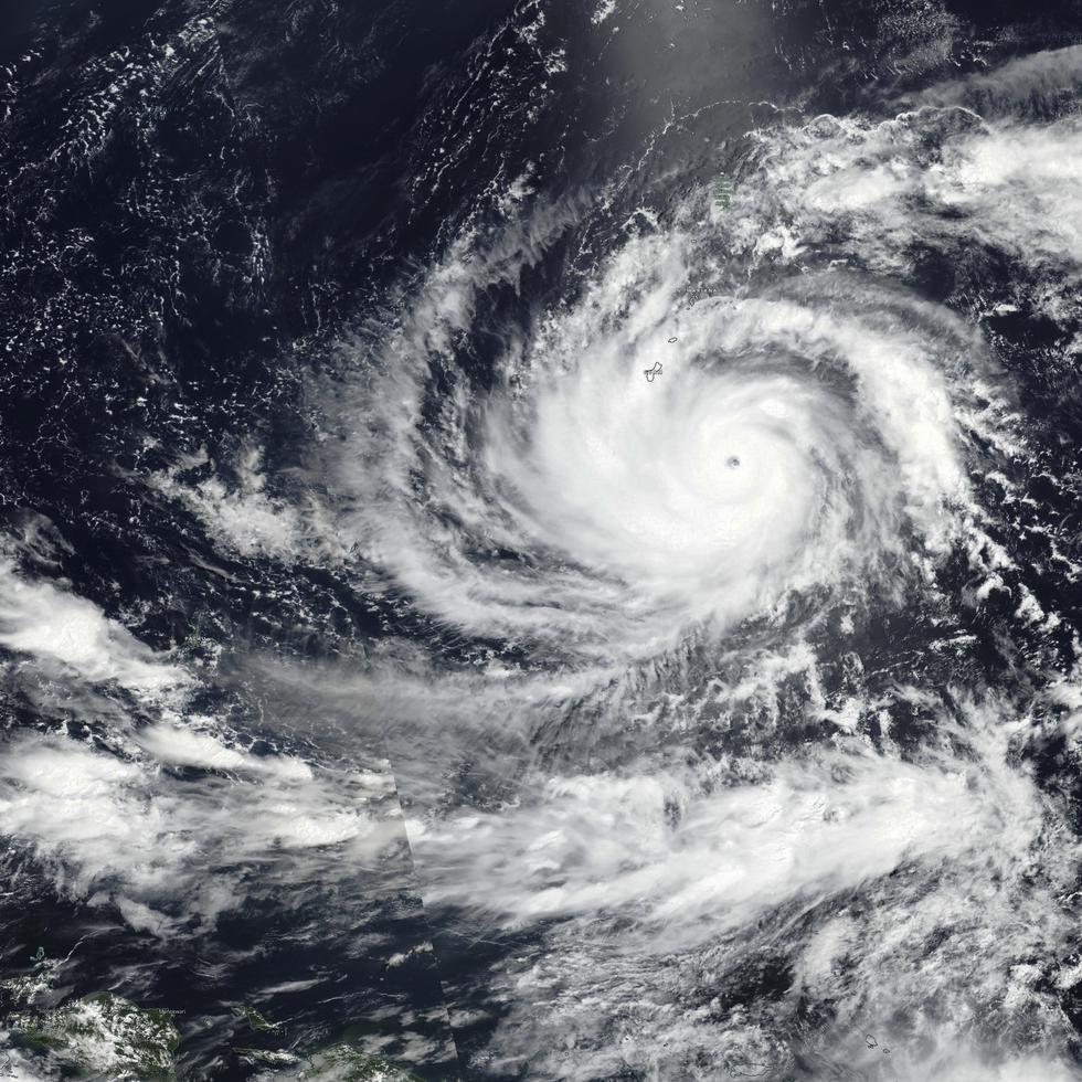 Según el secretario general de la ONU, “la gran mayoría de los territorios son pequeñas islas en primera línea del cambio climático; muchos de ellos se han enfrentado a devastadores desastres naturales”. En la foto, el tifón Mawar, en mayo de 2023, cerca de Guam, en el océano Pacífico.