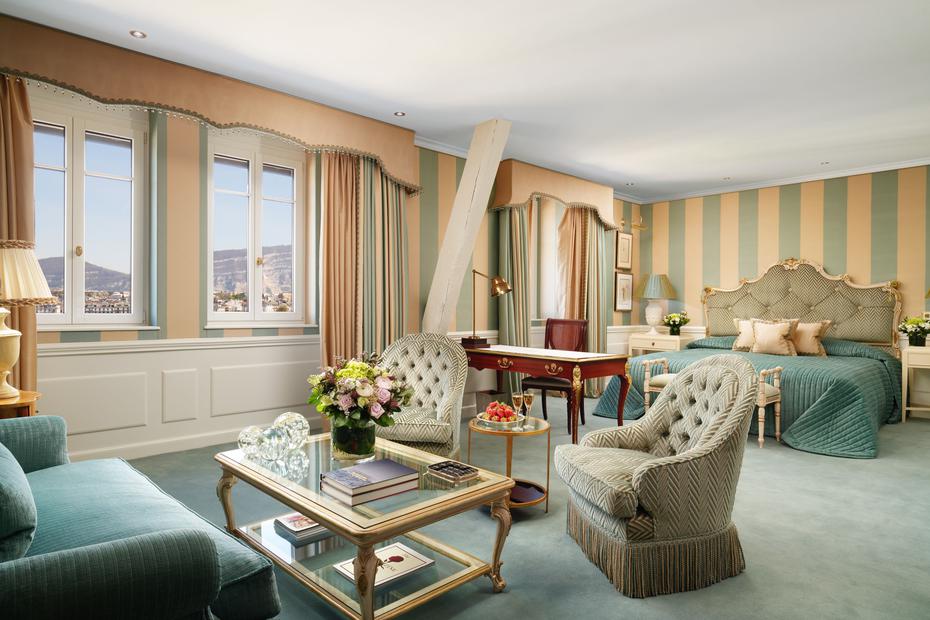 The rooms and suites of the Hotel D'Angleterre in Switzerland are exquisitely decorated.  The inn is run by a family and is located in the modern heart of Geneva.