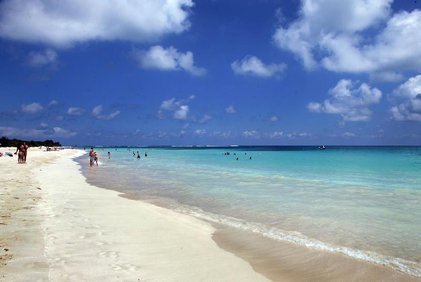 Residentes de la isla municipio de Culebra advirtieron que quitarle poderes a la Acdec “abrirá la puerta” a la privatización  de los recursos naturales, como playa Flamenco (en la foto).
