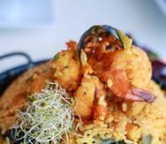 Paella de mariscos, uno de los platos favoritos del menú del restaurante.