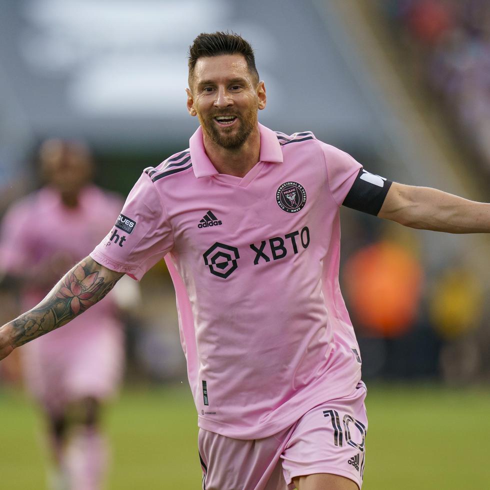 El argentino Lionel Messi, del Inter Miami, festeja tras anotar ante el Union de Filadelfia en las semifinales de la Leagues Cup, el martes 15 de agosto de 2023.
