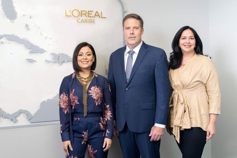 Desde la izquierda, Carolina Bermúdez, gerente senior de Mercadeo Corporativo e Innovación Digital para L’Oréal Caribe; 
Dave Hughes, gerente general de L’Oréal Caribe y Lourdes Ocasio, managing partner de Wavemaker Puerto Rico.