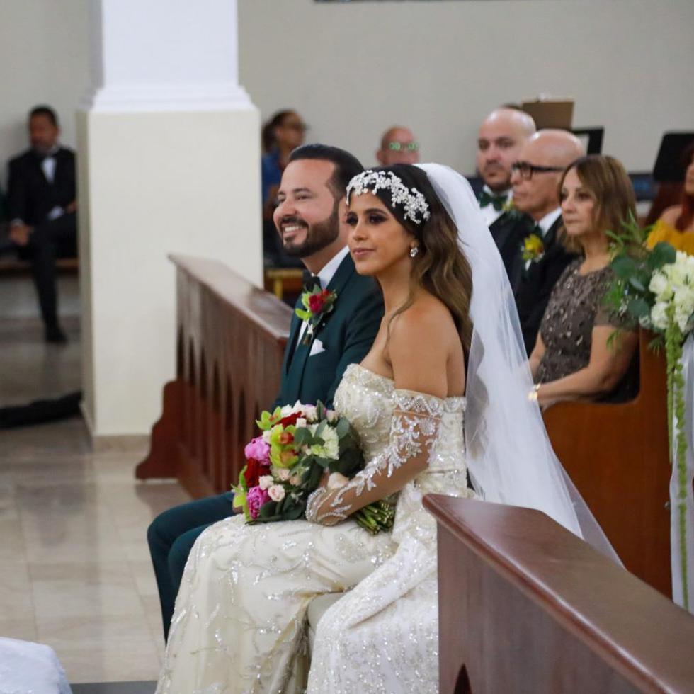 El alcalde de Villalba, Luis Javier Hernández Ortiz, contrajó matrimonio con la empresaria Veggie Vanessa Vargas Santiago, en la Parroquia Nuestra Señora del Carmen.