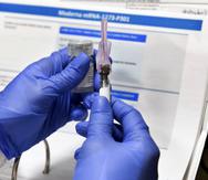 Ayer se comenzó a administrar una vacuna contra el COVID-19 en Inglaterra.