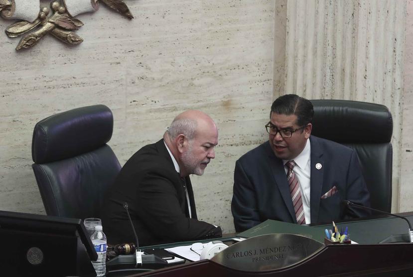 El presidente de la Cámara, Carlos "Johnny" Méndez y el portavoz de la minoría popular, Rafael “Tatito” Hernández Montañez. (GFR Media)