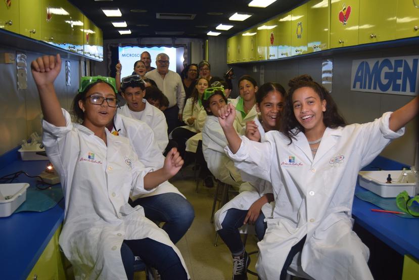 Estudiantes de la Escuela Pachin Marin en Hato Rey disfrutaron del laboratorio y la experiencia educativa Ciencia Movil. (Suministrada)