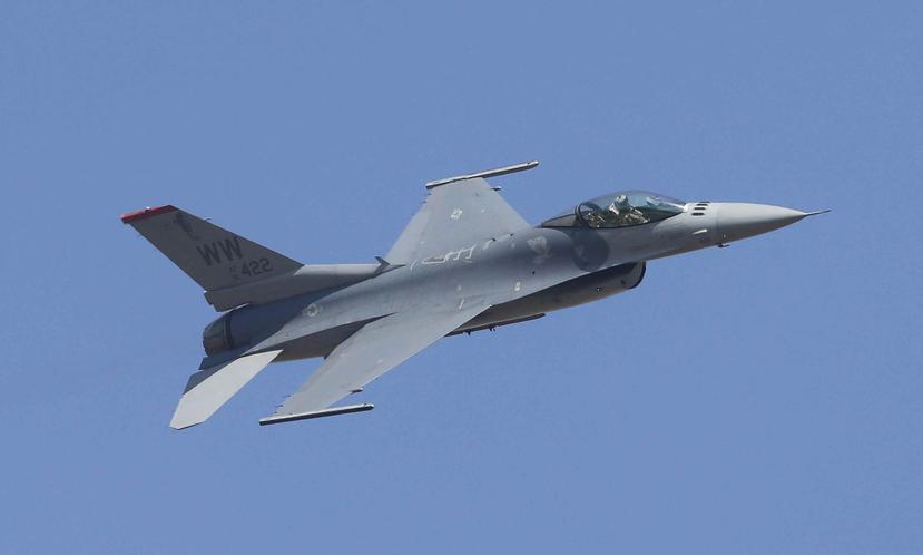 Imagen de un avión F-16 utilizado por las Fuerzas Aéreas de los Estados Unidos. (AP)