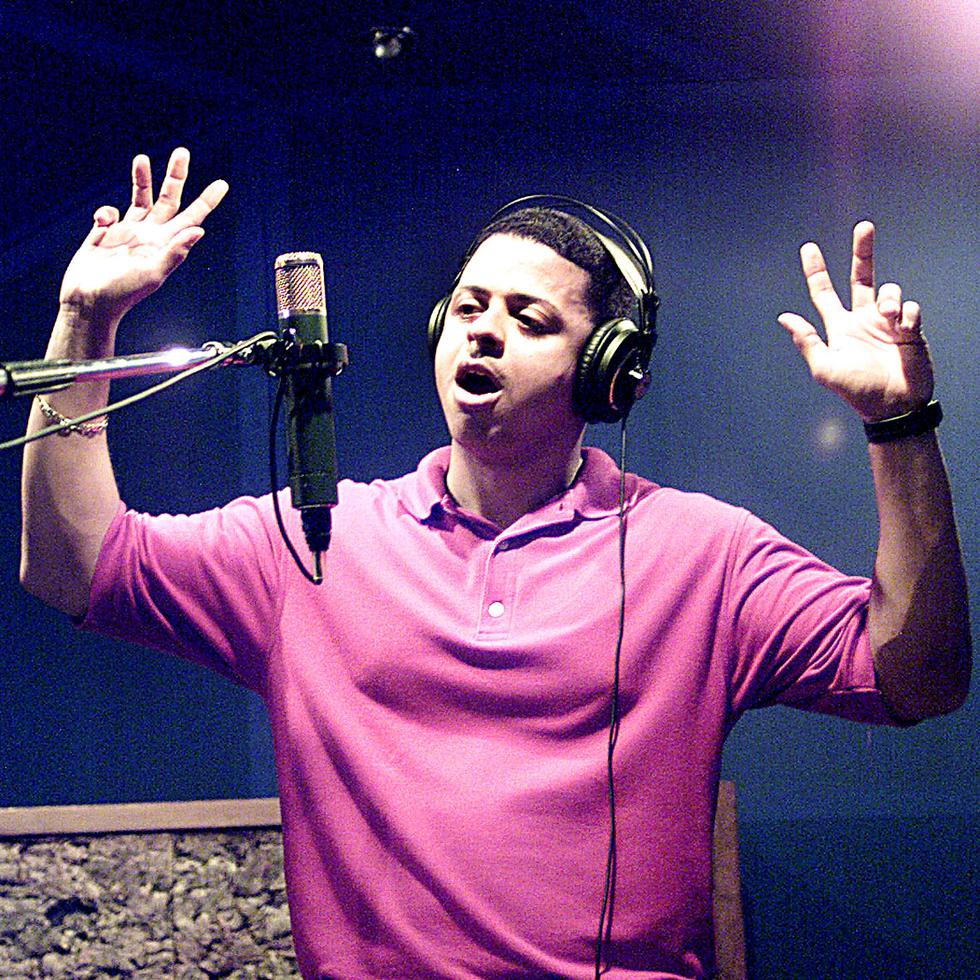 Foto captada al cantante Brewley MC en junio del 2003, desde el estudio de grabación AQ 30.