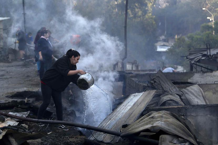 Por el momento no se han reportado víctimas a consecuencia de los incendios forestales en Chile. (AP)