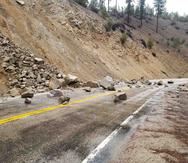 Un deslizamiento de piedras se registró en la carretera 21, cerca de Lowman, Idaho. (AP)