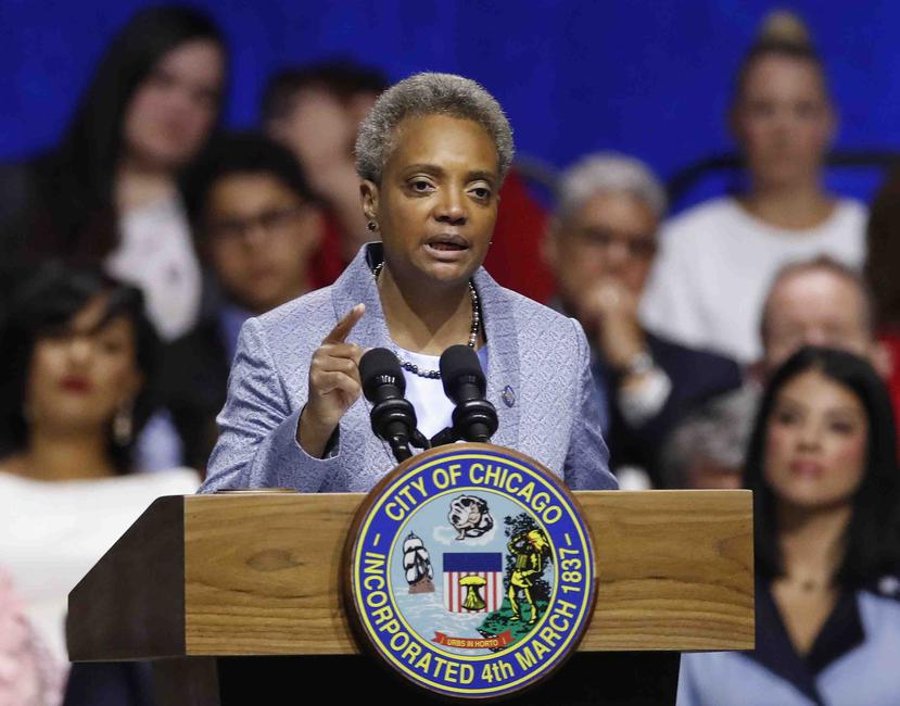 La alcaldesa de Chicago Lori Lightfoot habla durante su ceremonia de juramentaci n el lunes 20 de mayo de 2019, en Chicago. (AP)