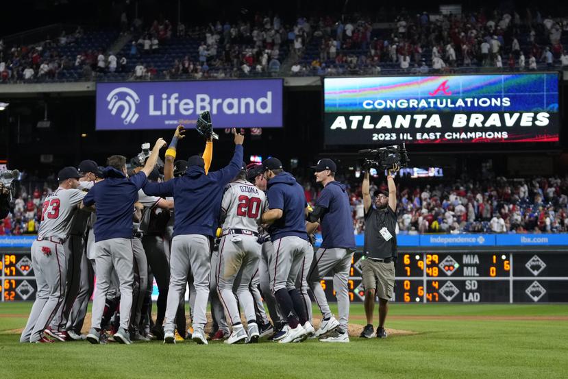 Los Braves de Atlanta festejan la conquista de su sexto título consecutivo de la División Este de la Liga Nacional.