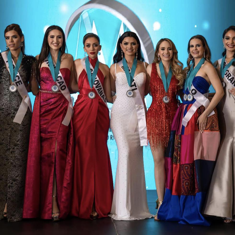 Varias de las candidatas a Miss Mundo galardonadas por sus propuestas.