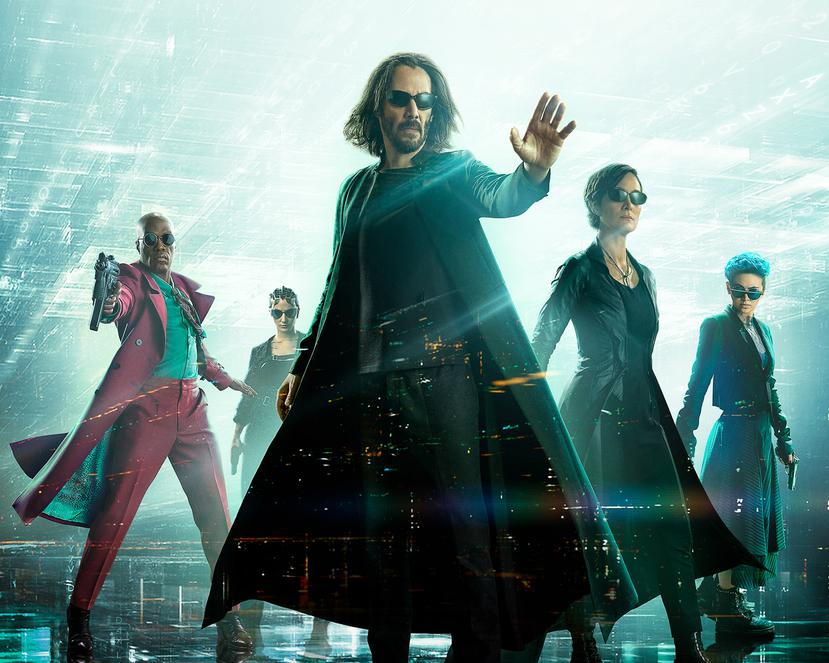 La película "The Matrix Resurrections", protagonizada por Keanu Reeves (al centro), estrena este miércoles en cines y en HBO MAX.