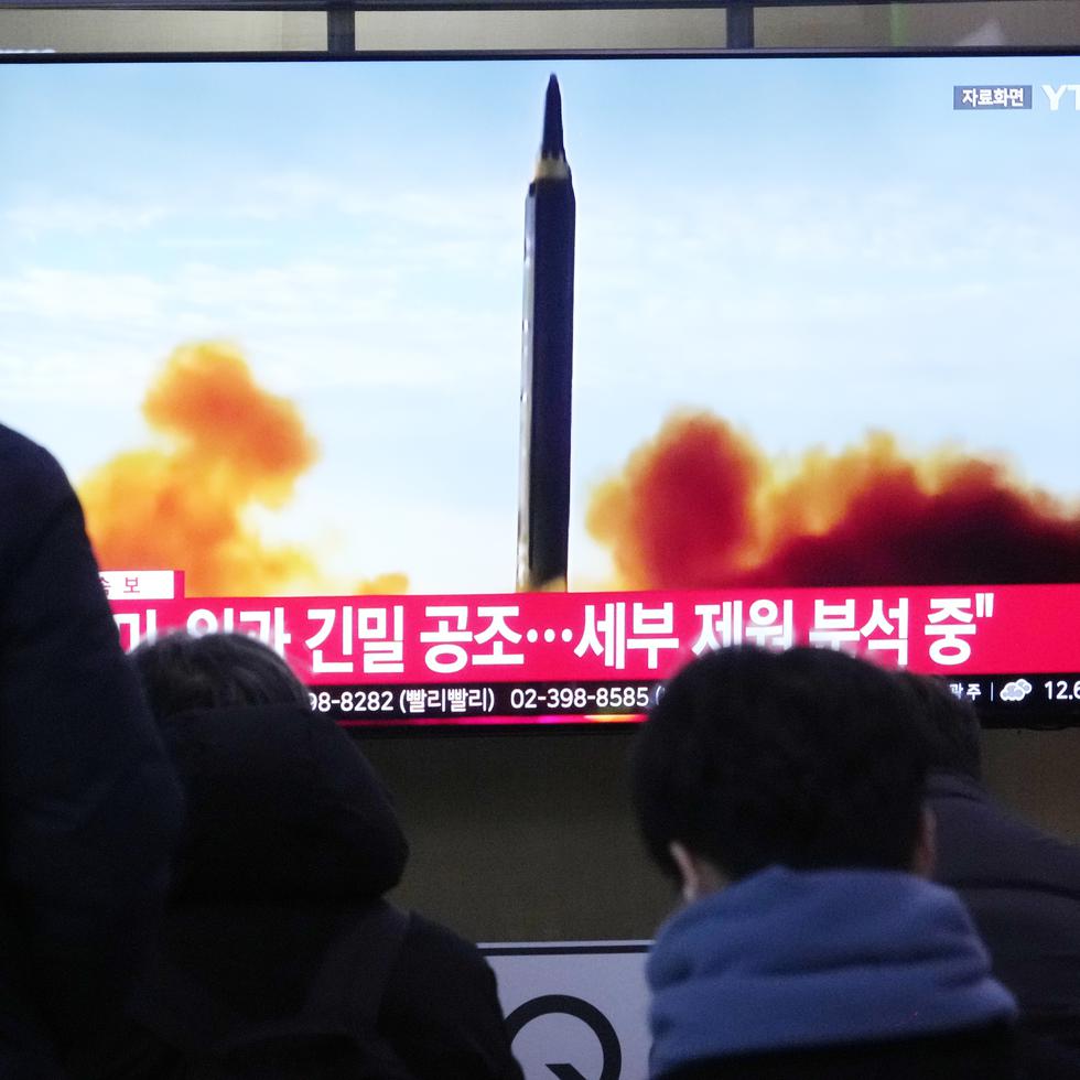 El misil voló unas 620 millas antes de caer en aguas entre la península de Corea y Japón.