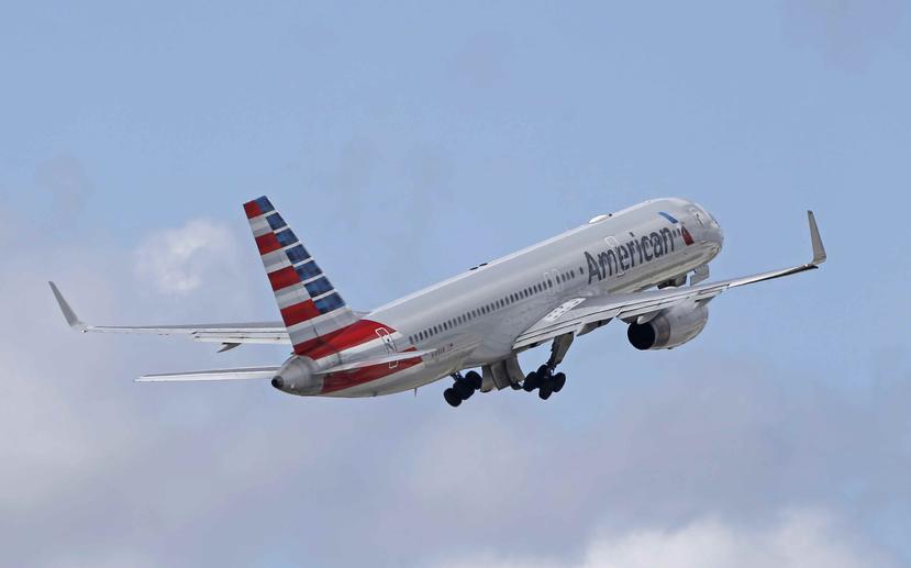 En esta fotografía del viernes 3 de junio de 2016, un avión de American Airlines despega del Aeropuerto Internacional de Miami. (AP/Alan Diaz)