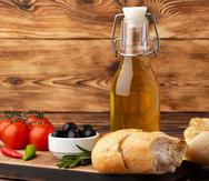 El aceite de oliva ha demostrado tener grandes propiedades que contribuyen al mejoramiento de tu salud cardiovascular.