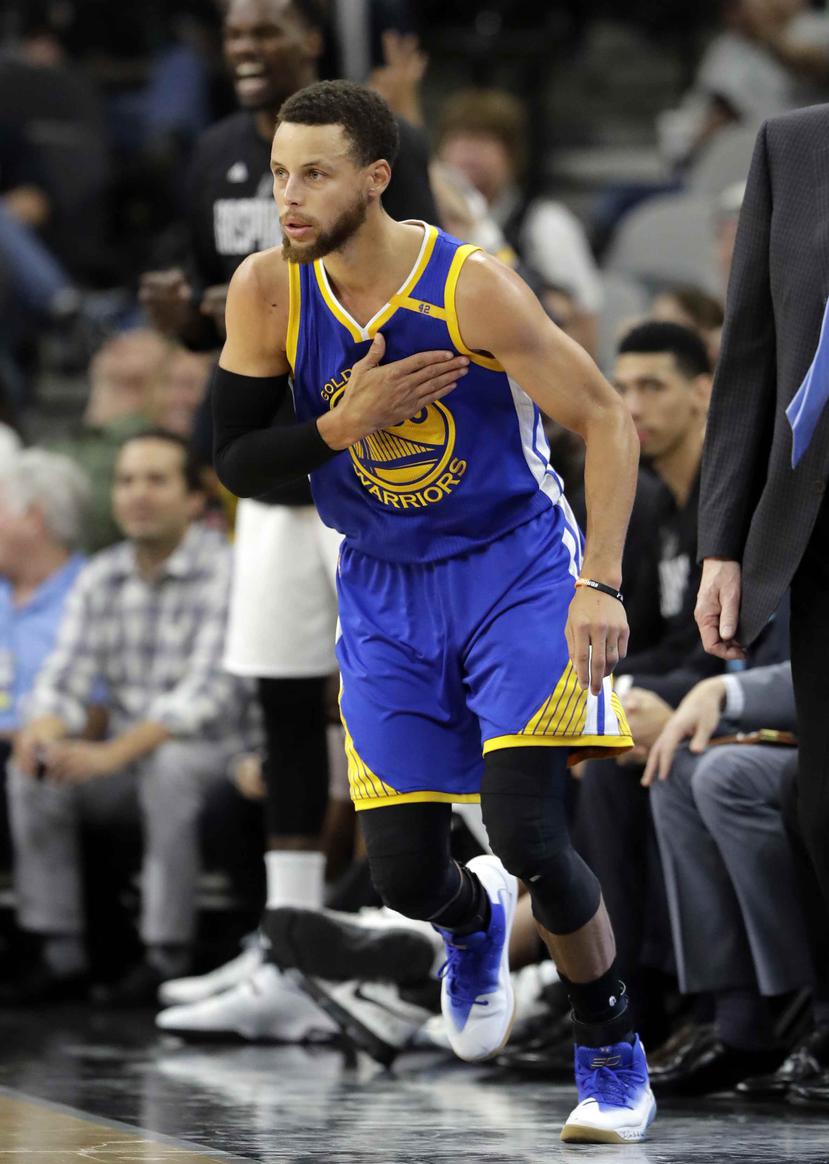 Golden State lideró hasta por 22 puntos y avanzó sin problemas a su tercera serie final consecutiva de la NBA. En la foto Stephen Curry. (AP)