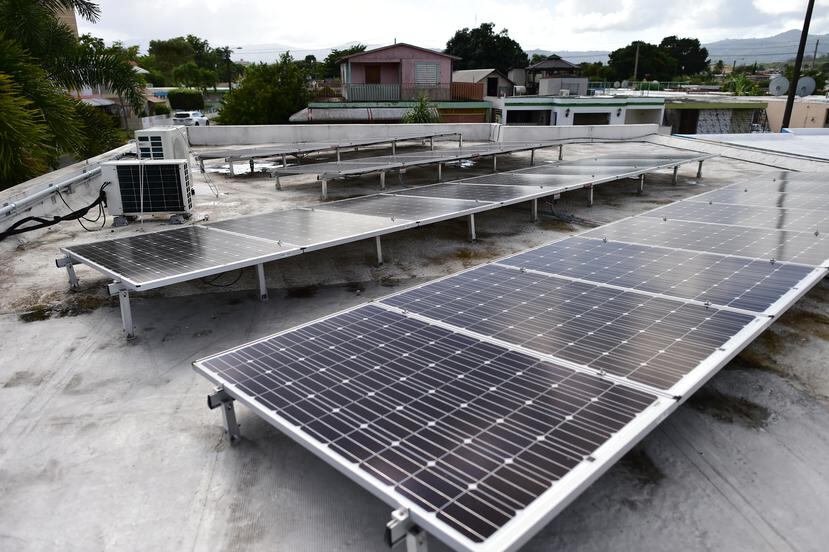 La instalación de placas solares y baterías de almacenamiento en Culebra es costeada por 
el Fondo de Defensa Ambiental.