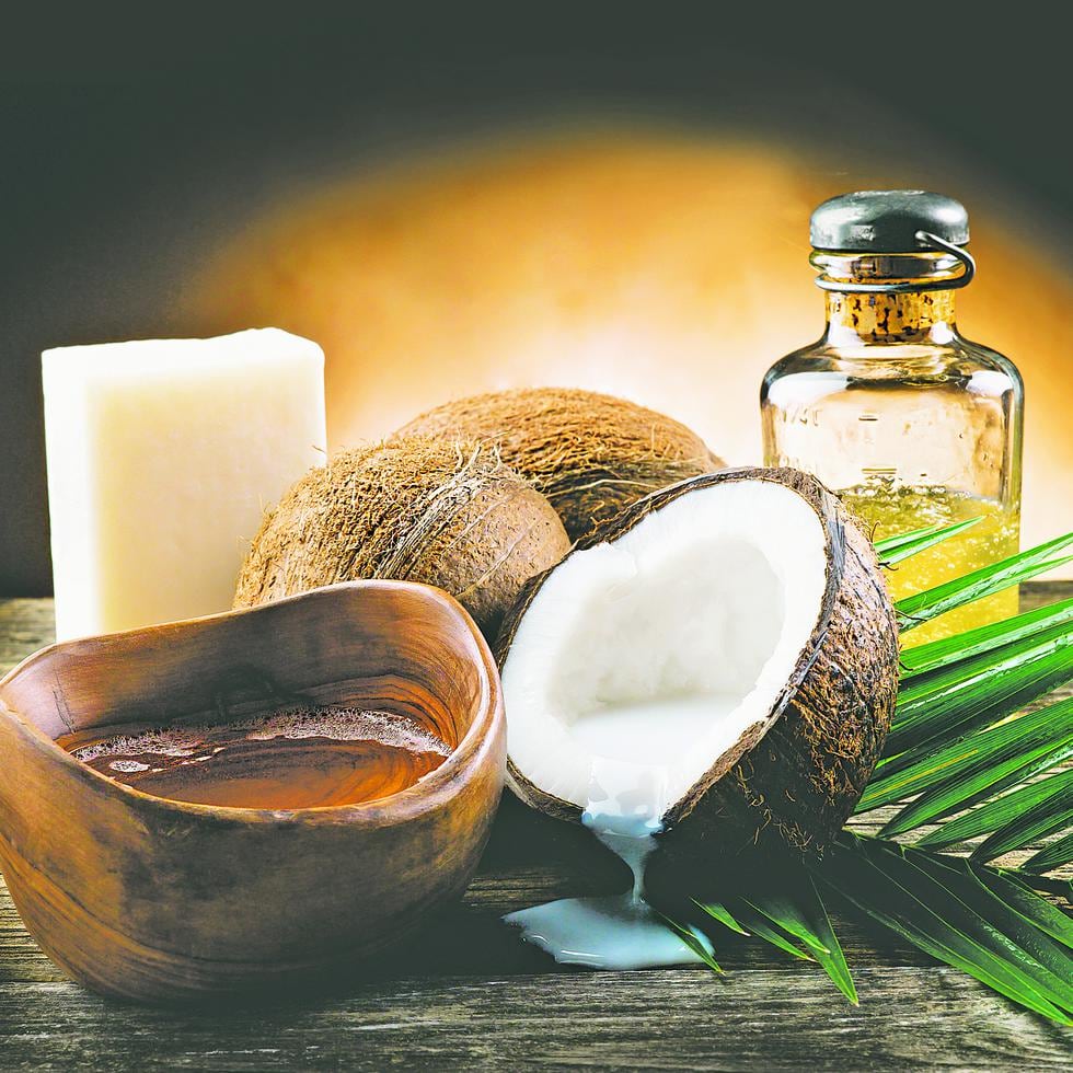 Un estudio publicadi en la revista de la Sociedad Americana de Microbiología  sugiere que el aceite de coco puede ser una alternativa para combatir y disminuir el riesgo de infecciones causadas por el hongo "candida albicans’".