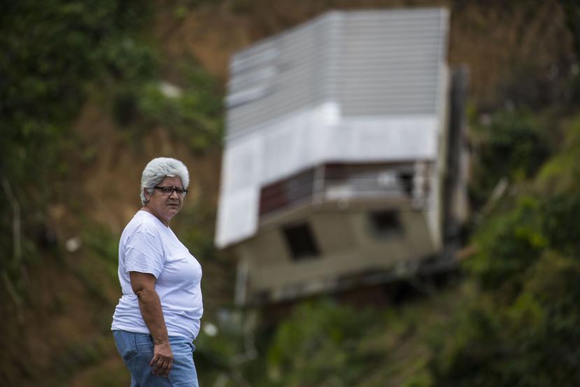 Milagros Díaz, propietaria de la casa que se fue risco abajo en medio del huracán en Corozal.