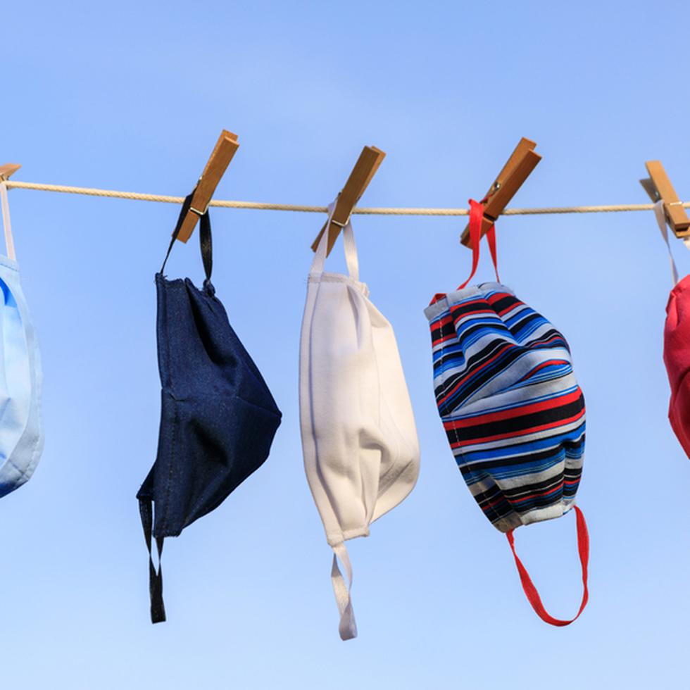 Lo más recomendable es secar la mascarilla a altas temperaturas, ya sea en máquina o al sol. (Foto: Shutterstock)