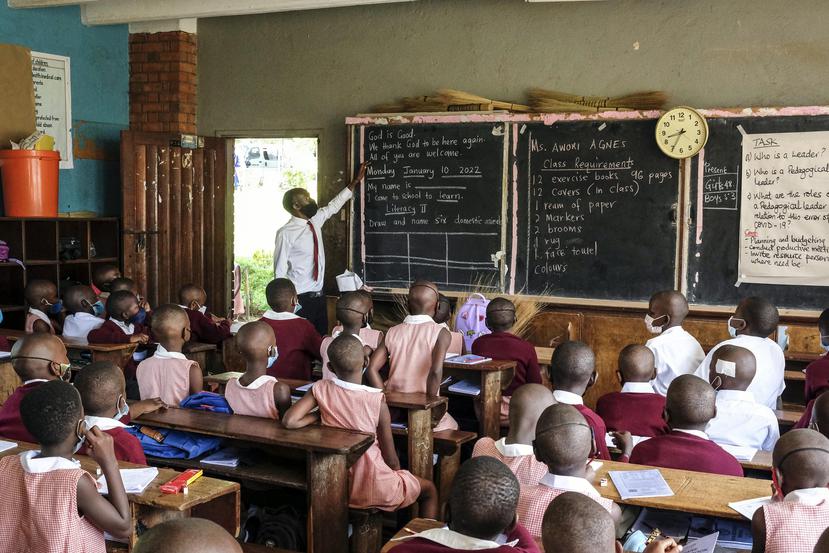 Los estudiantes en Uganda regresaron a los salones tras casi dos años de cierre.